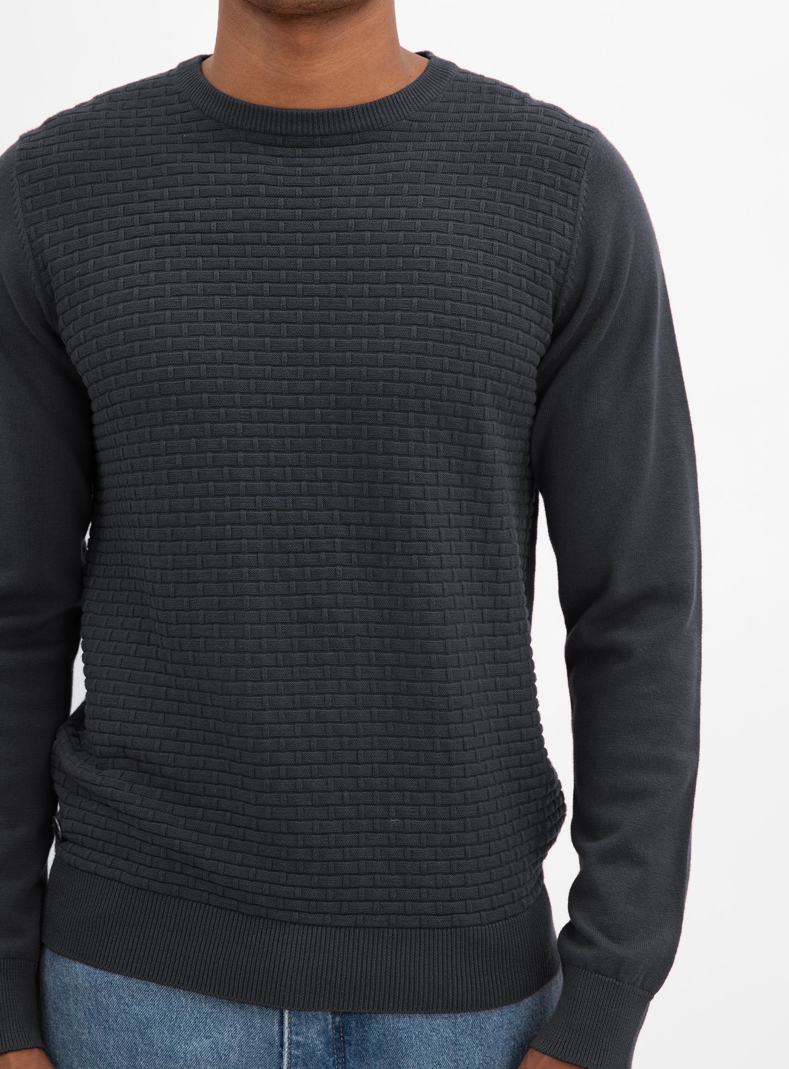 SWEN  | Cotton crewneck fine gauge sweater || SWEN |  Chandail fin en coton à col ras du cou