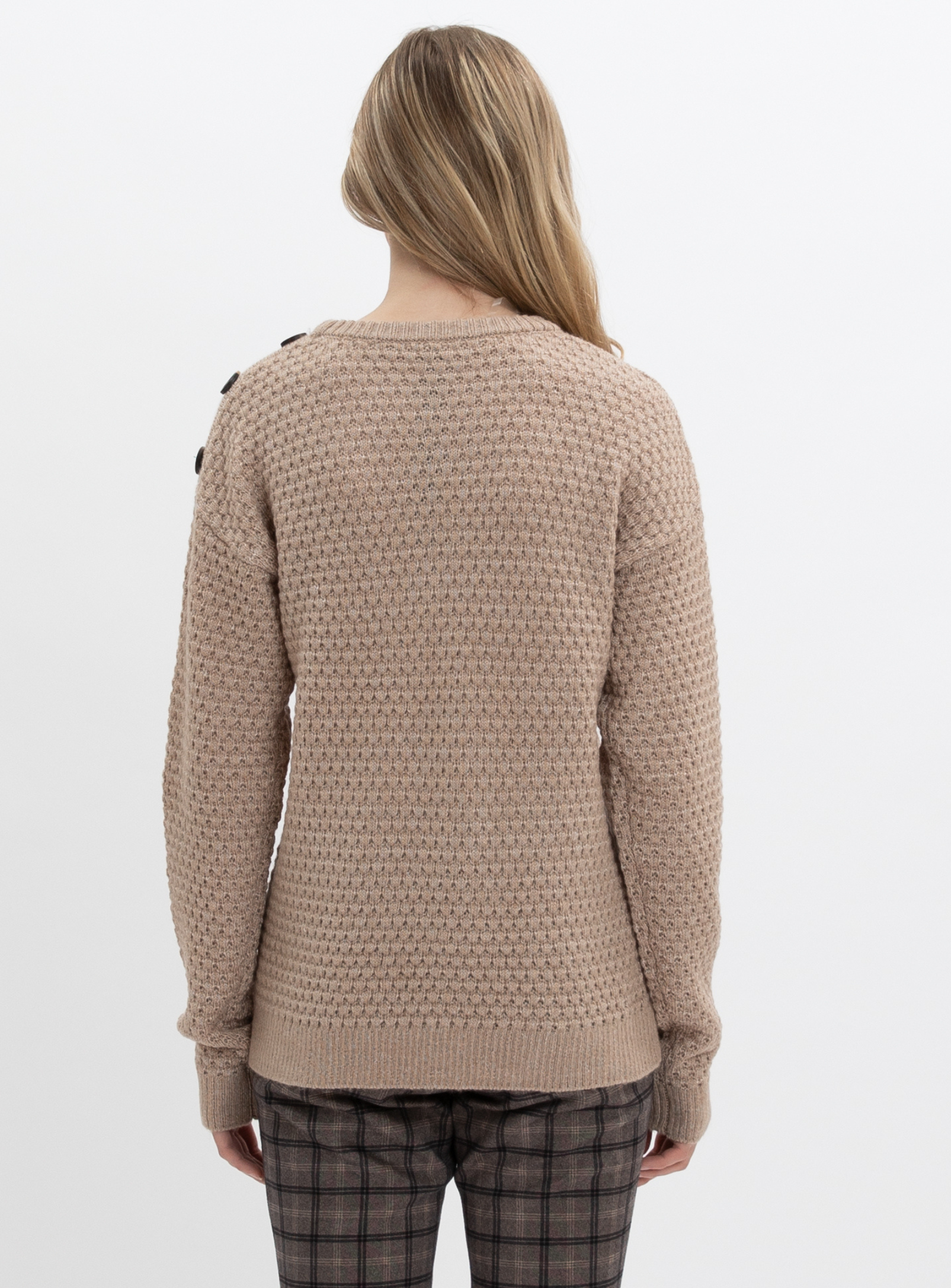 CARLEE | Long sleeve sweater with shoulder button sequence || CARLEE | Pull à manches longues avec séquence de boutons aux épaules