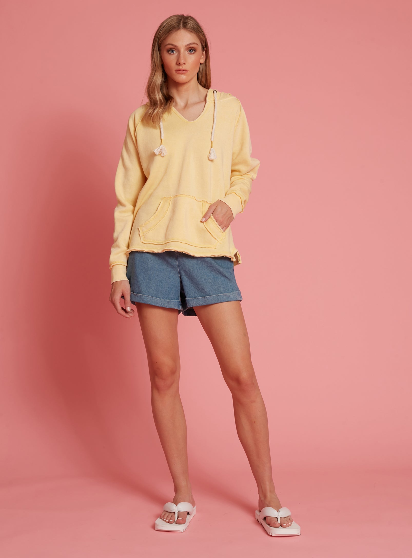 TALO | Fleece pop colour hoodie || TALO | Sweat à capuche couleur pop en molleton