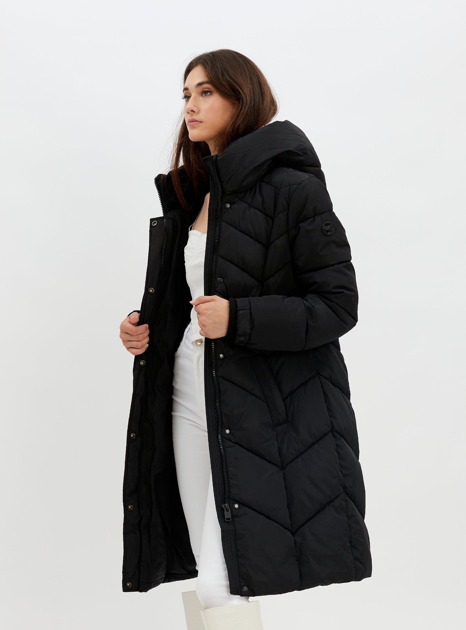 FLORENTINA |Long zip front hooded chevron quilted puffer jacket ||FLORENTINA |Doudoune longue matelassée à chevrons et capuche zippée sur le devant