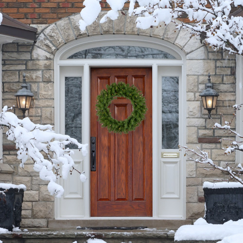 Pre-Lit Rockwood Pine Artificial Christmas Wreath - 24" - Clear Lights