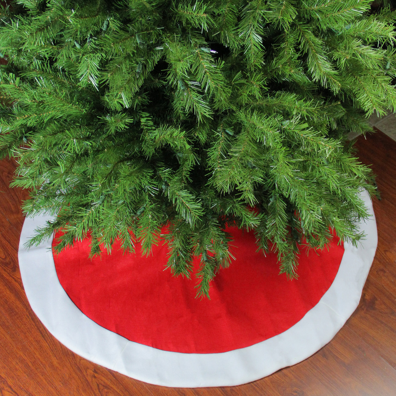 48" Red and White Traditional Christmas Tree Skirt with Border