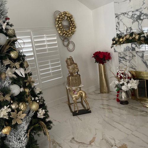 Vegas Gold 3-Finish Shatterproof Ball Christmas Wreath - 24-Inch, Unlit