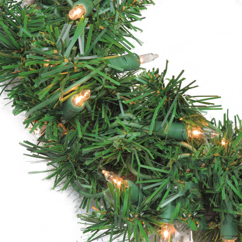 Pre-Lit Deluxe Windsor Pine Artificial Christmas Wreath - 10" - Clear Lights