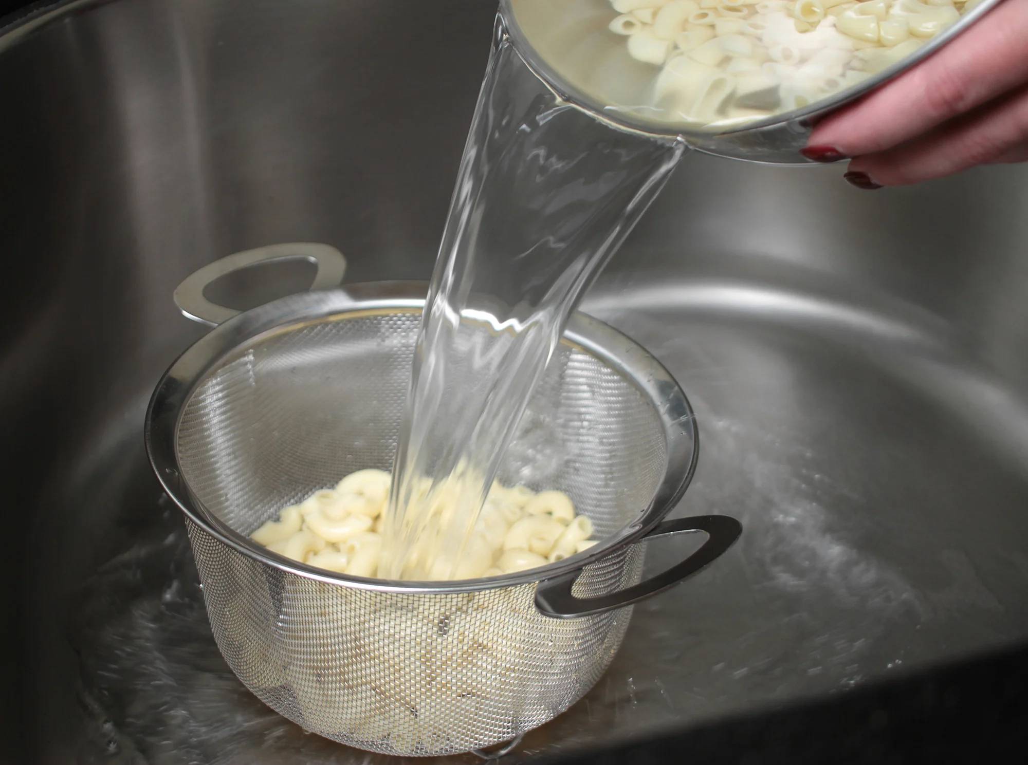 Endurance® Wide Rim Mesh Basket - Large