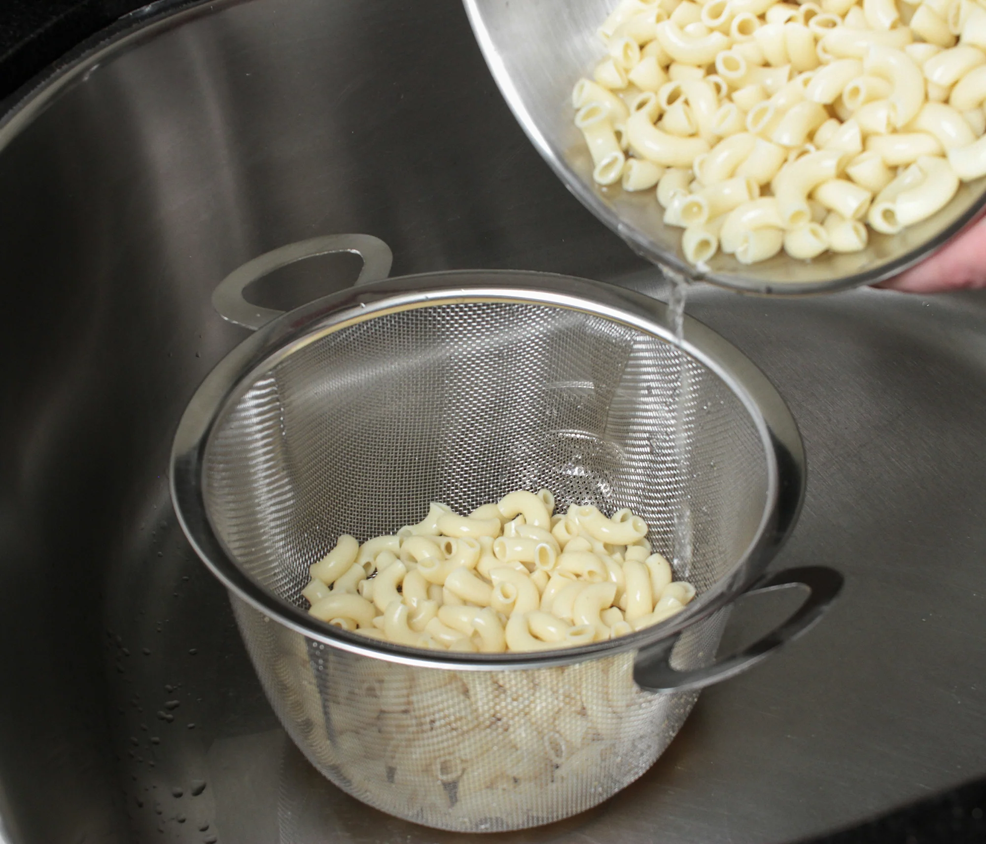 Endurance® Wide Rim Mesh Basket - Large