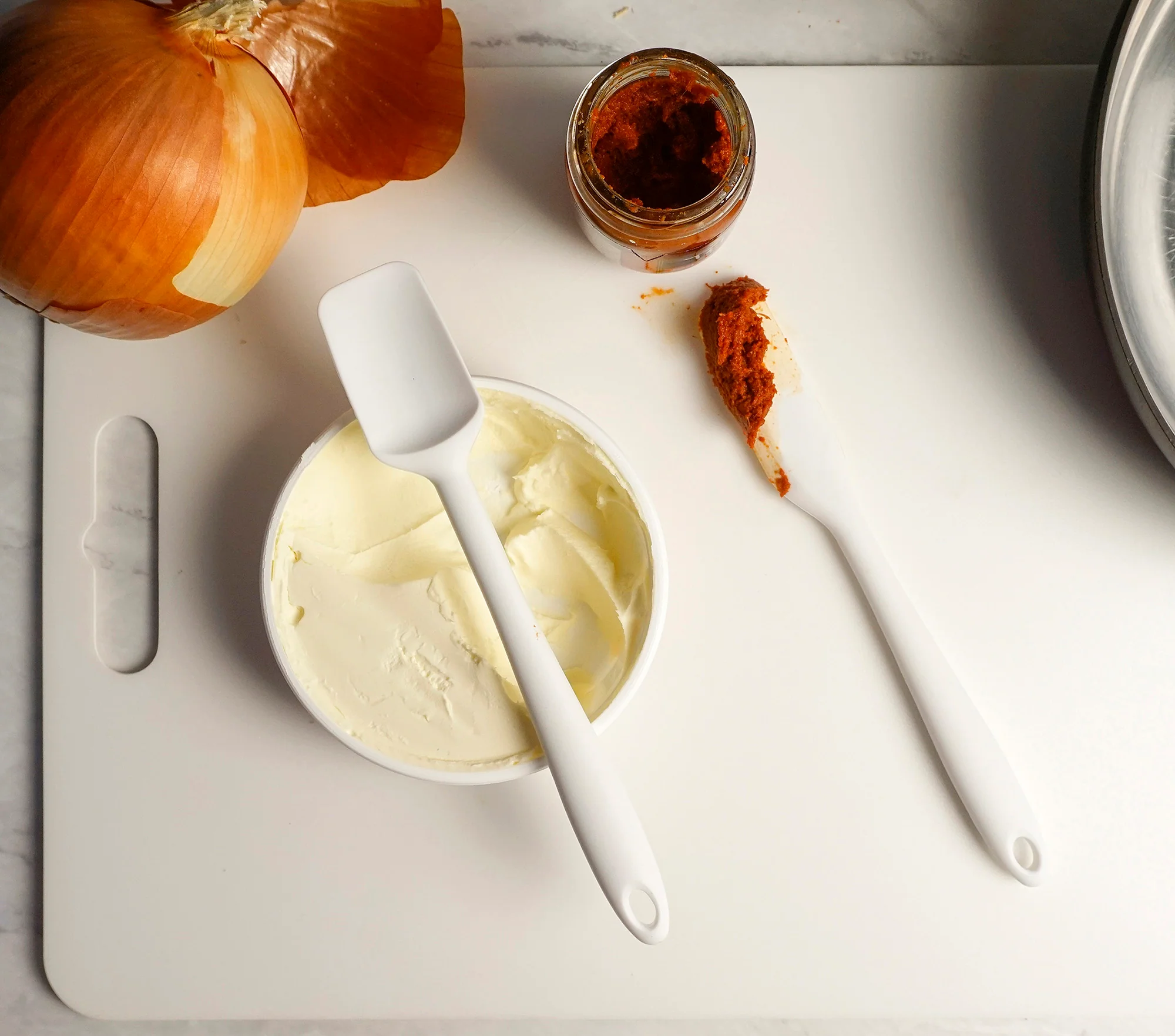 Ela's Mini Spatula Set of 2 - White