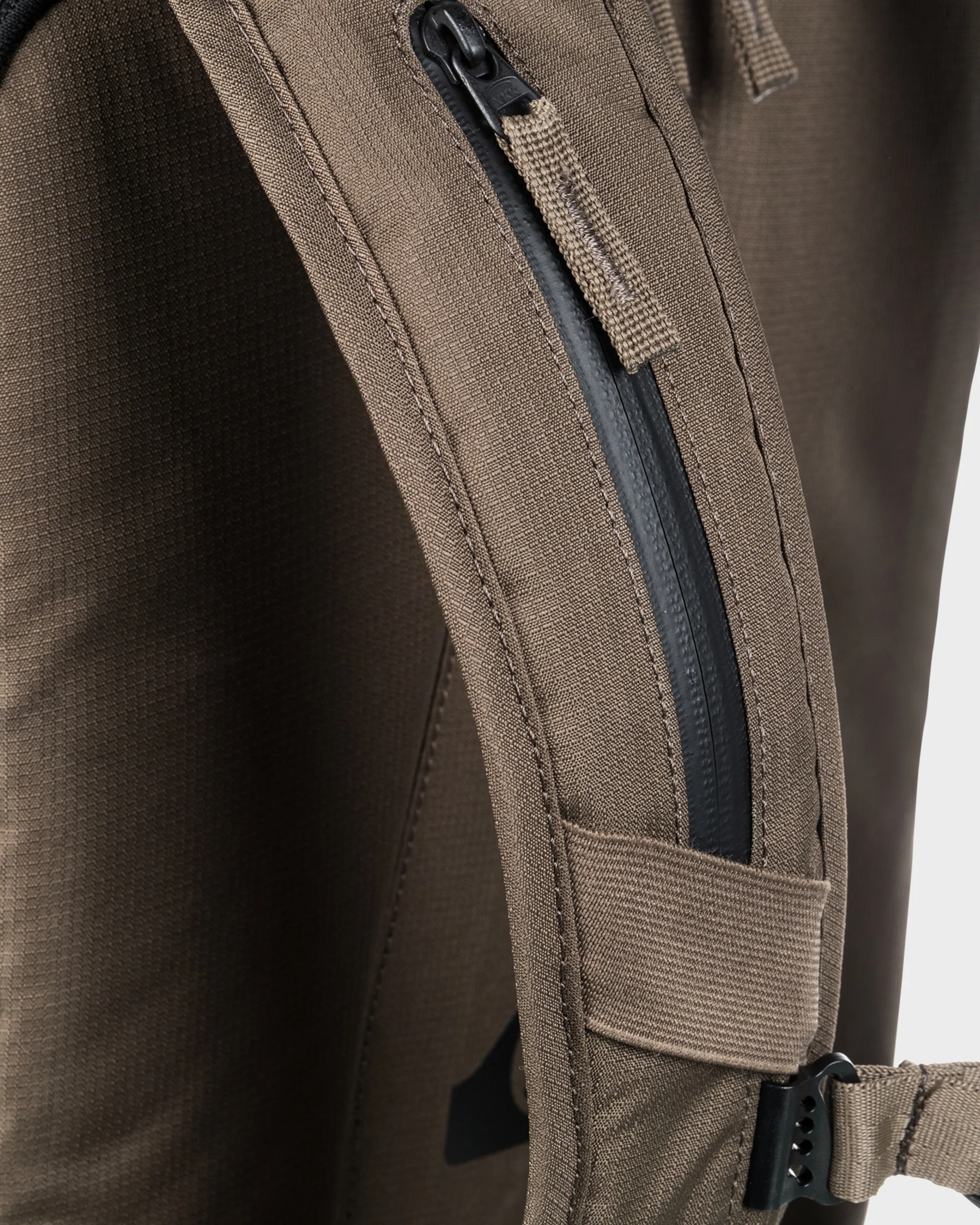 Mens Travis Rice X Quiksilver Platinum 25 L Small Backpack