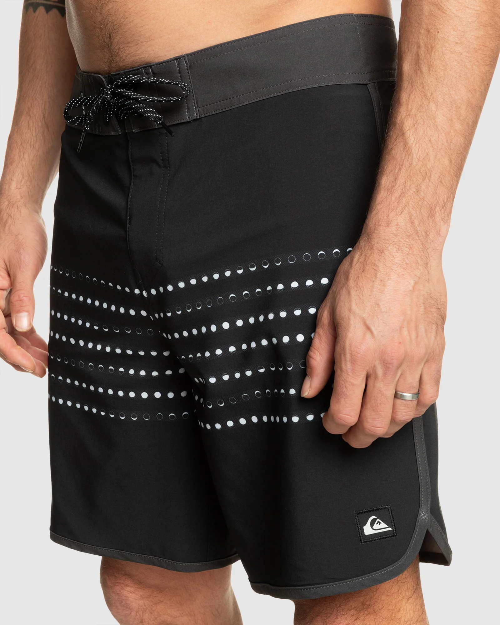 Mens Surfsilk Scallop 18 Boardshorts