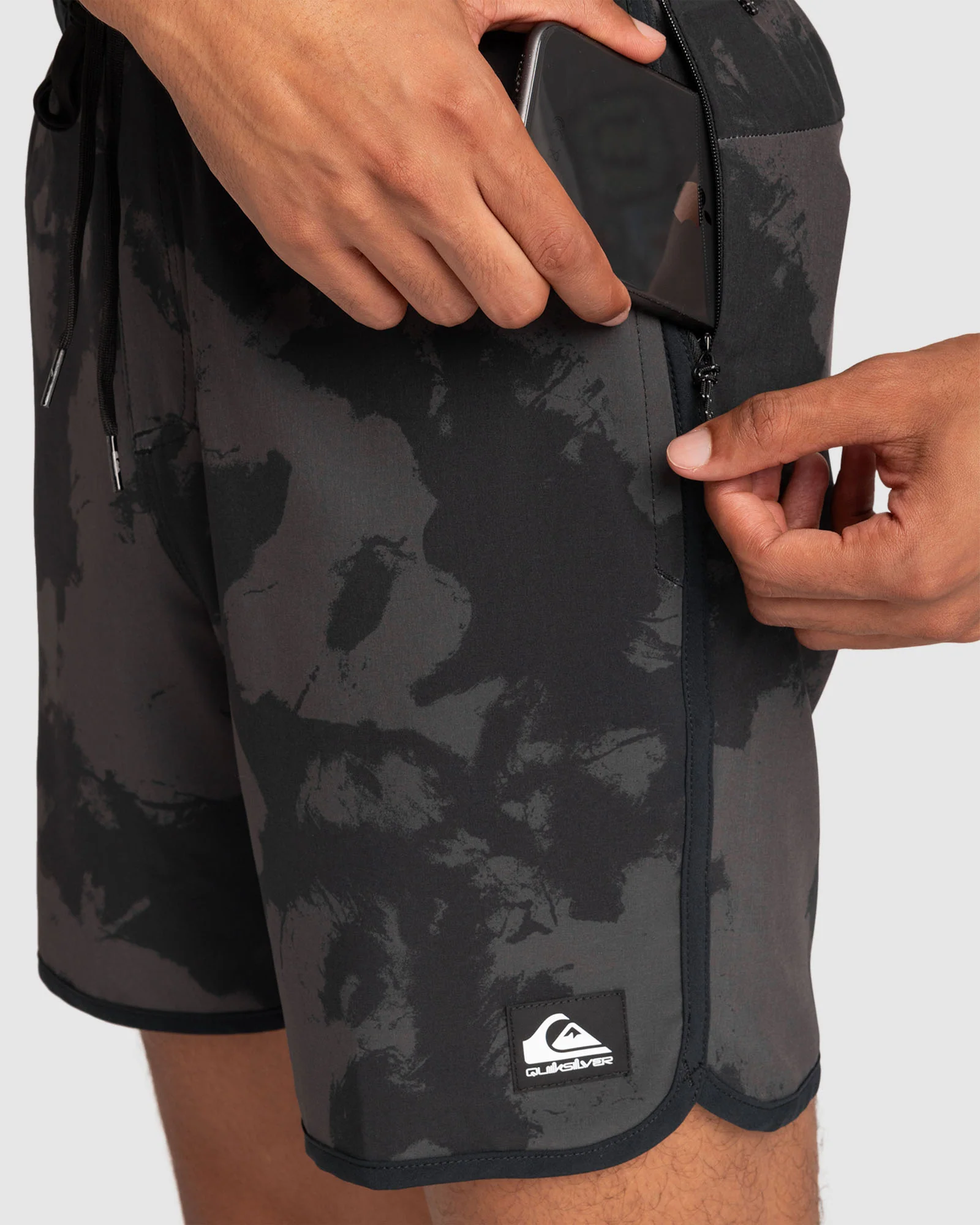 Mens Omni Scallop 17 Amphibian Boardshorts