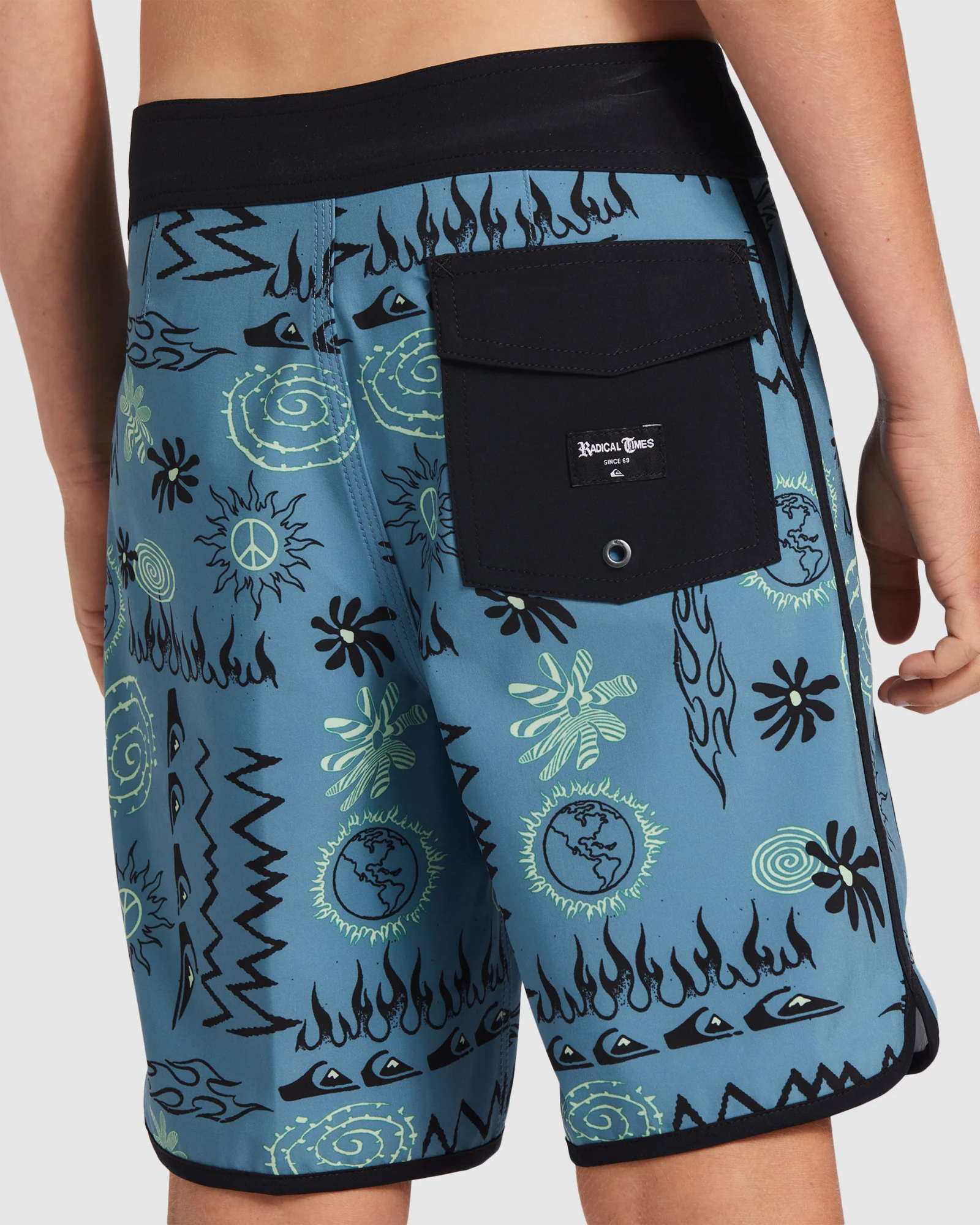 Boys 8-16 Surfsilk Radical Scallop Boardshorts