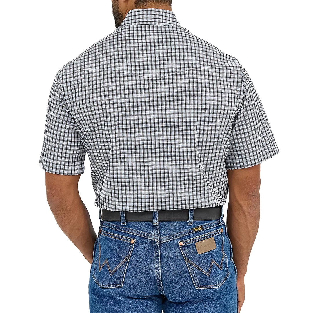 Wrangler Men's Wrinkle Resist Plaid Short Sleeve Snap Shirt