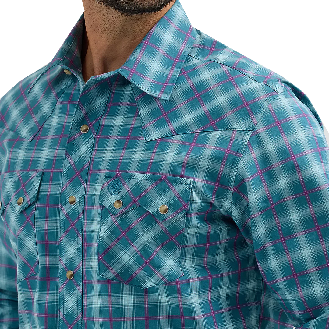 Wrangler Men's Retro Plaid Long Sleeve Snap Shirt