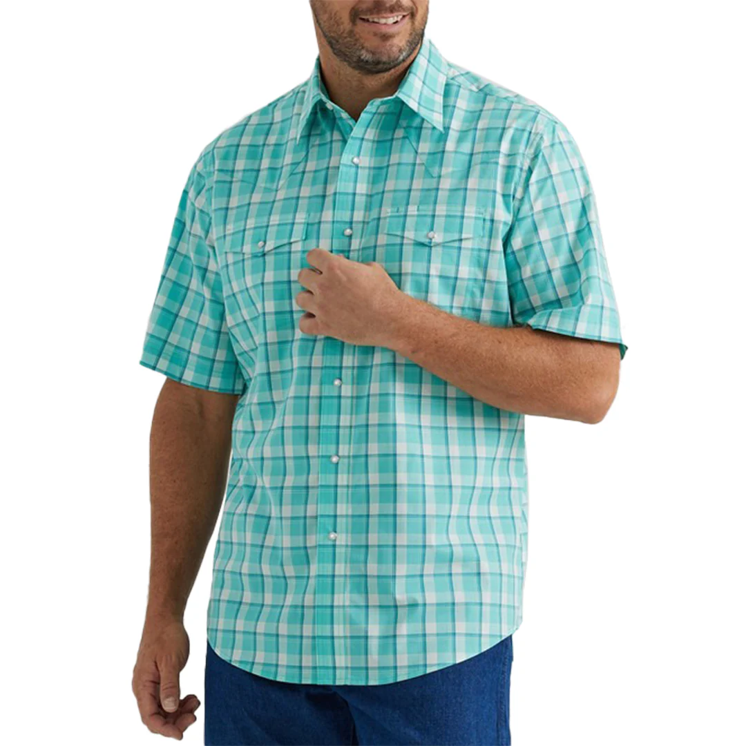 Wrangler Men's Wrinkle Resist Turquoise Plaid Snap Short Sleeve Shirt