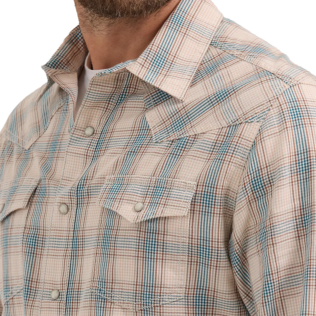Wrangler Men's Retro Premium Plaid Long Sleeve Snap Shirt