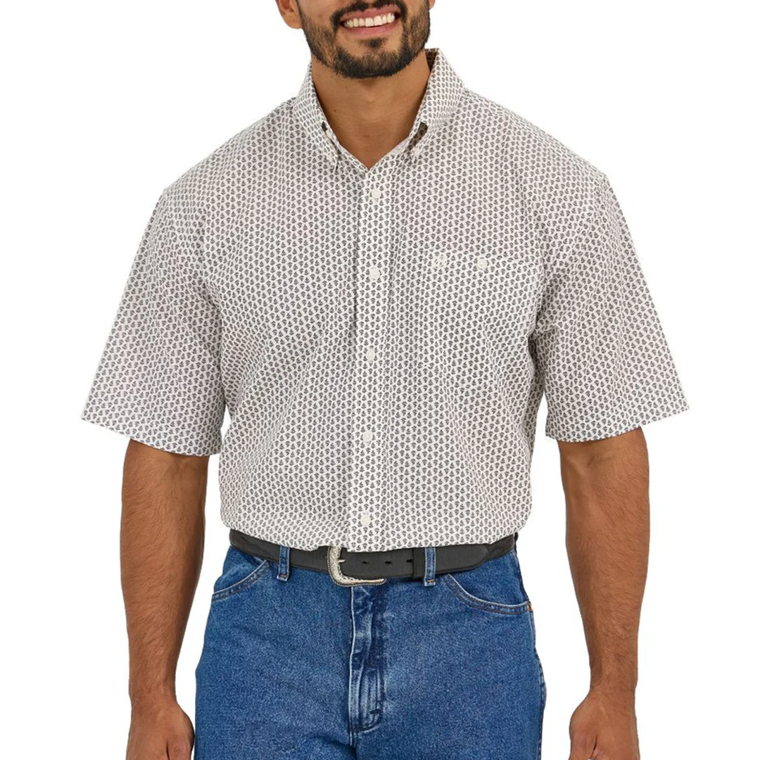 Wrangler Men's Classic Fit Geometric Print Short Sleeve Button Shirt
