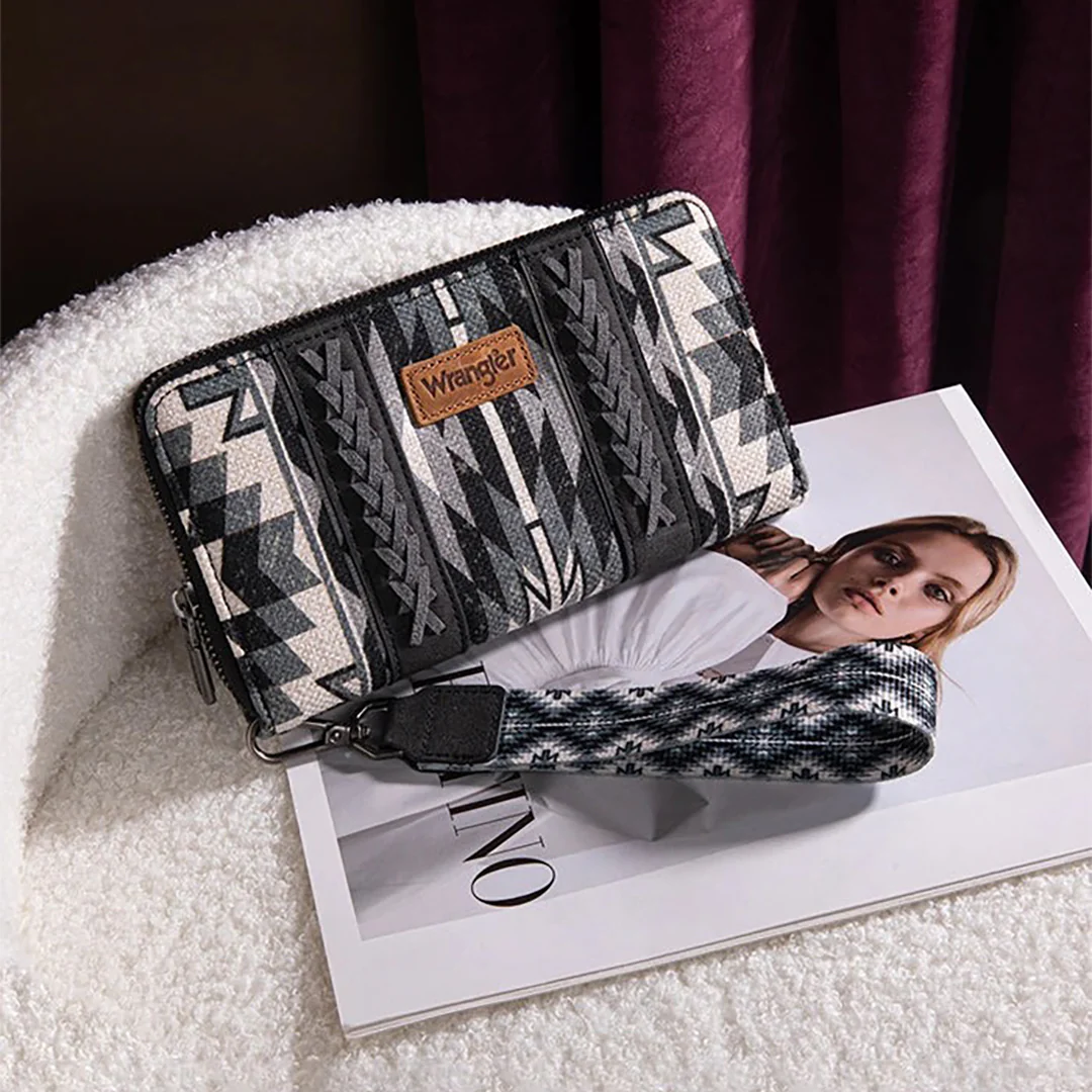 Wrangler Women's Aztec Print Whipstitch Wallet