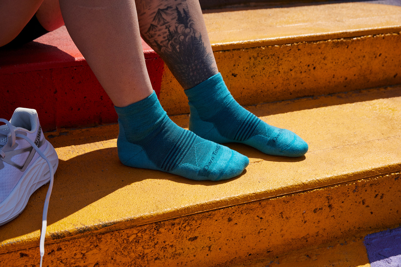 Darn Tough Element Quarter Run Socks - Women's