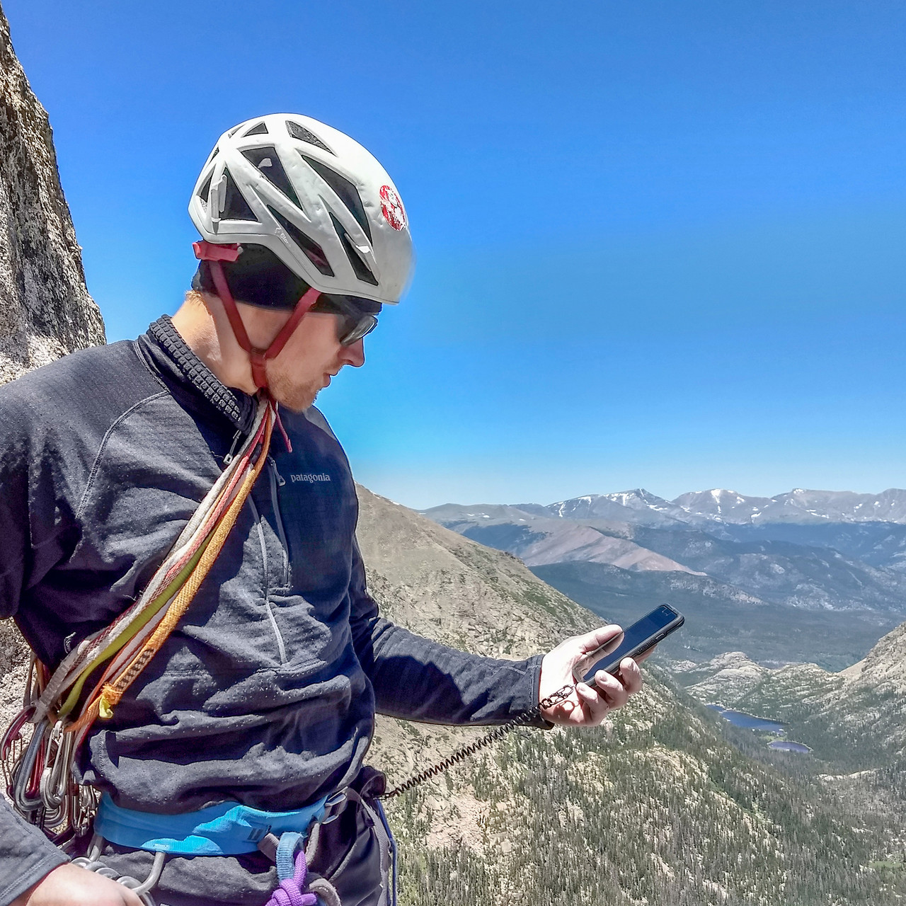 Nite Ize Hitch Phone Anchor + Tether