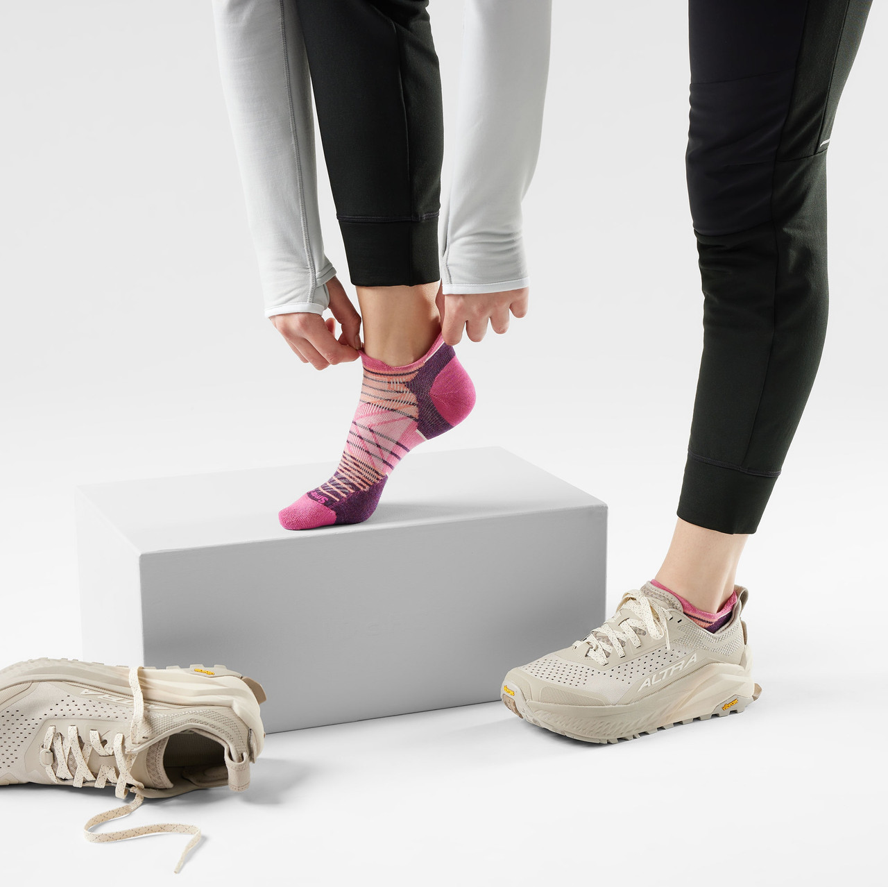 Smartwool Run Zero Cushion Stripe Low Ankle Socks - Women's