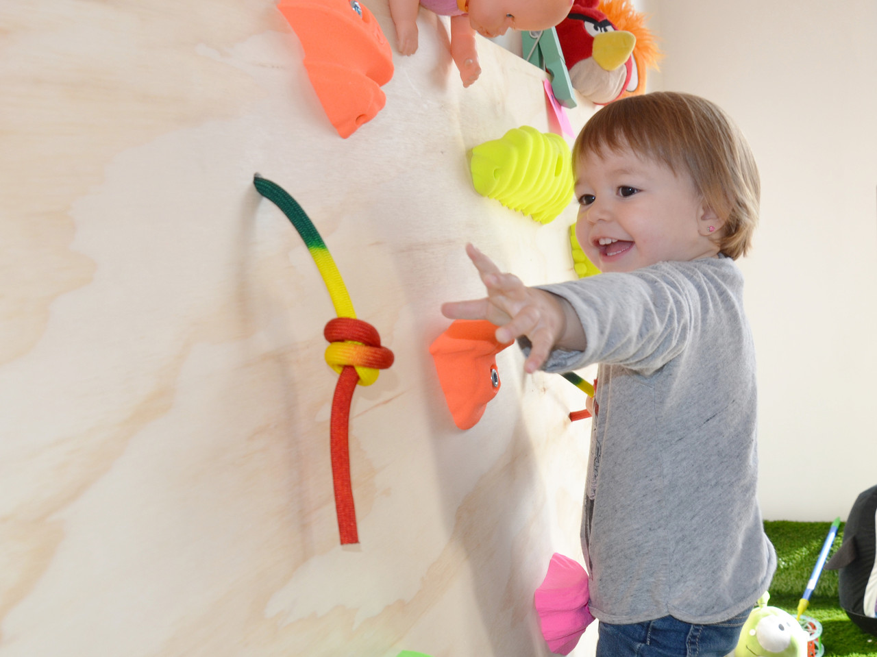Fixe Play Kids Climbing Wall Kit - Children to Youths