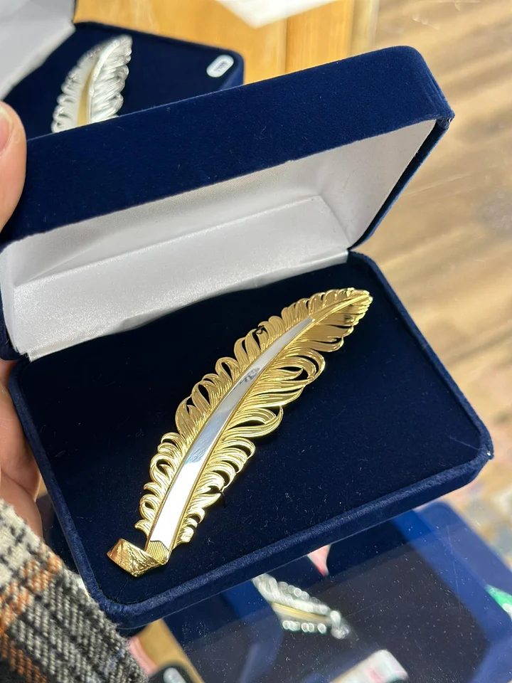 PLAINHAT FEATHER DORADO