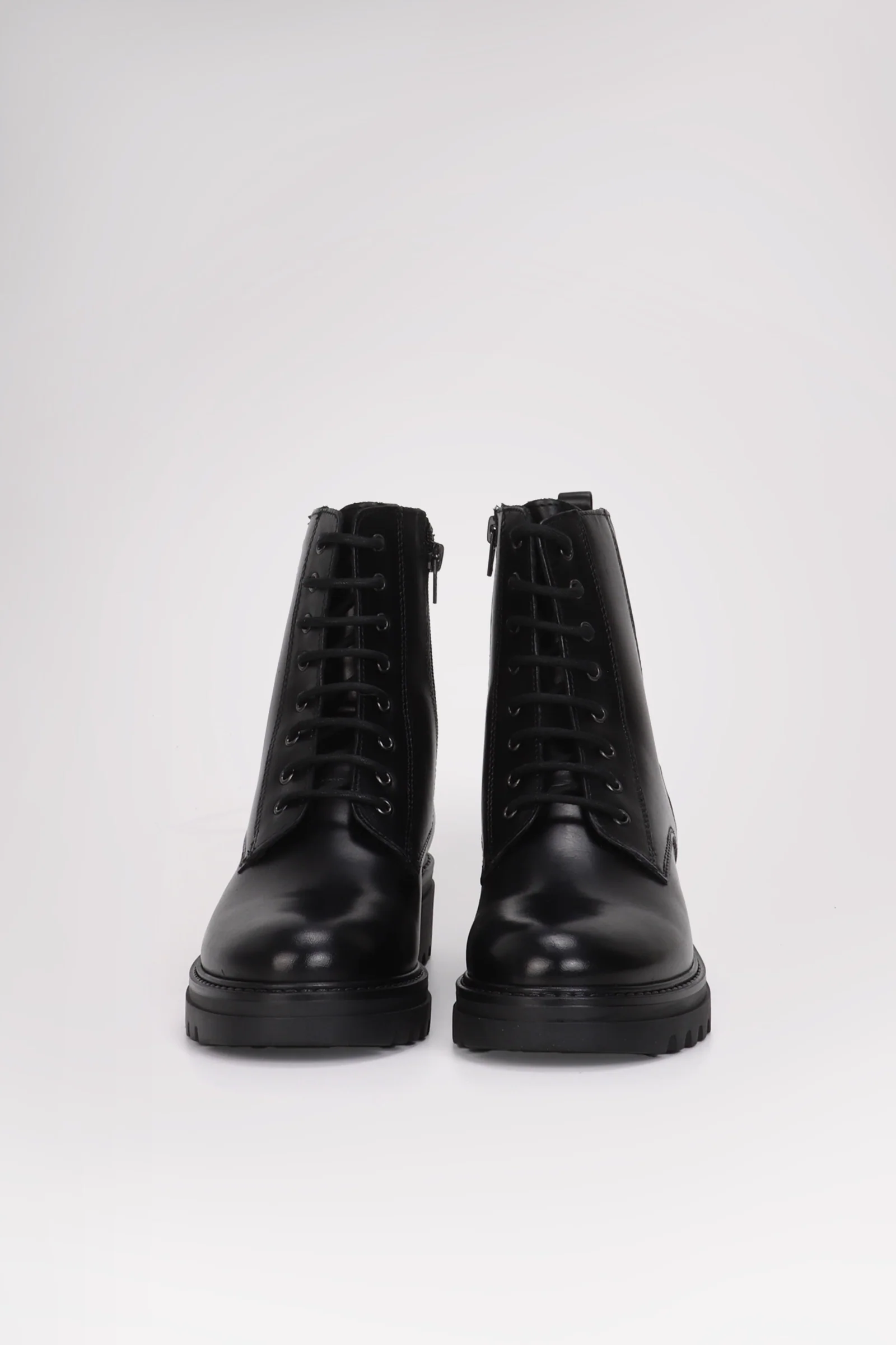 Monterey Women's Lace Up Boot