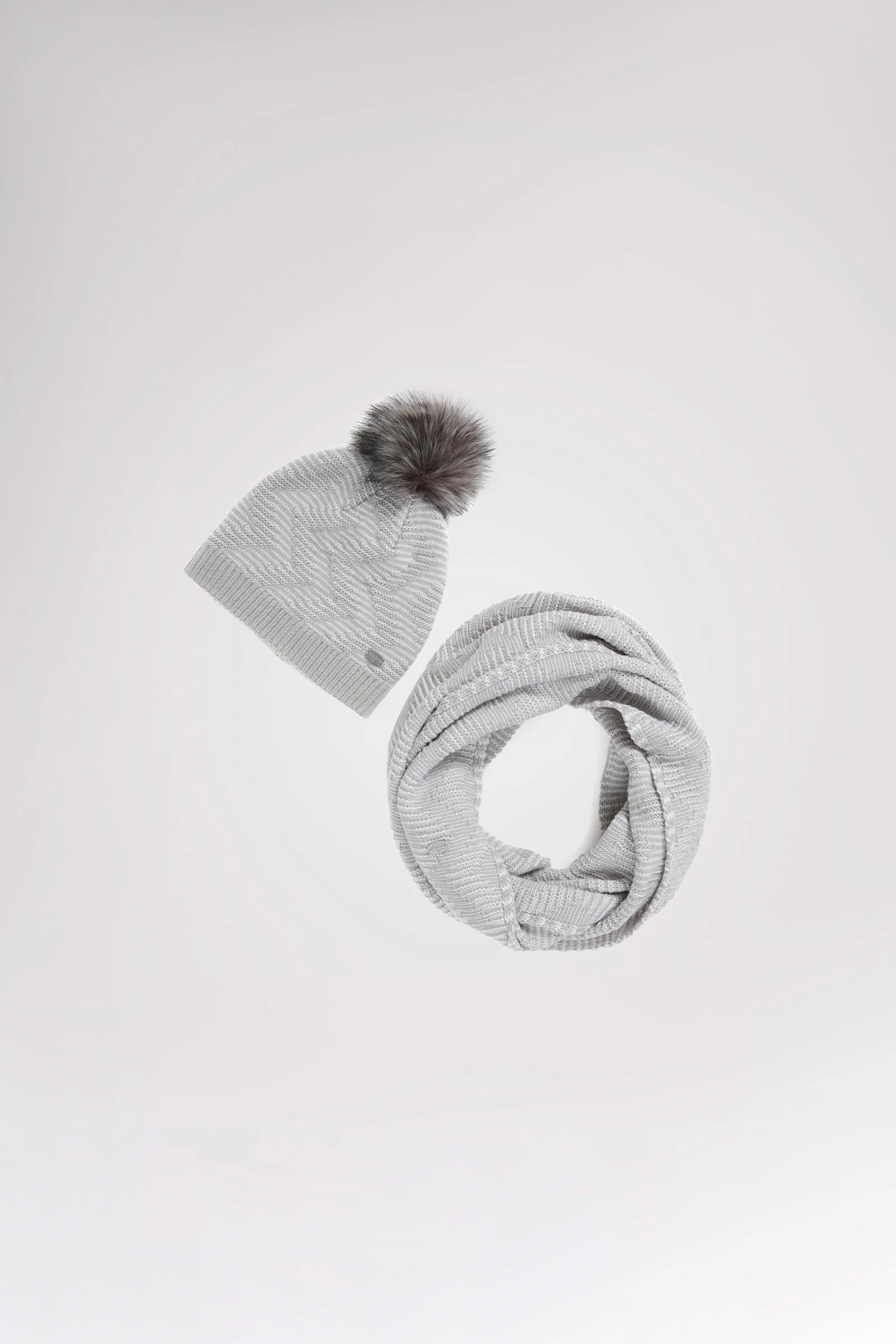 Martha Women's Hat & Scarf Set