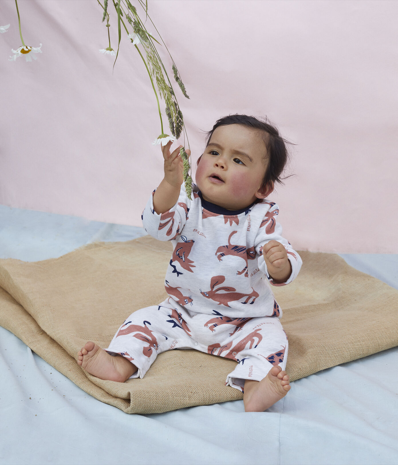 Combinaison imprimée animaux en molleton bébé