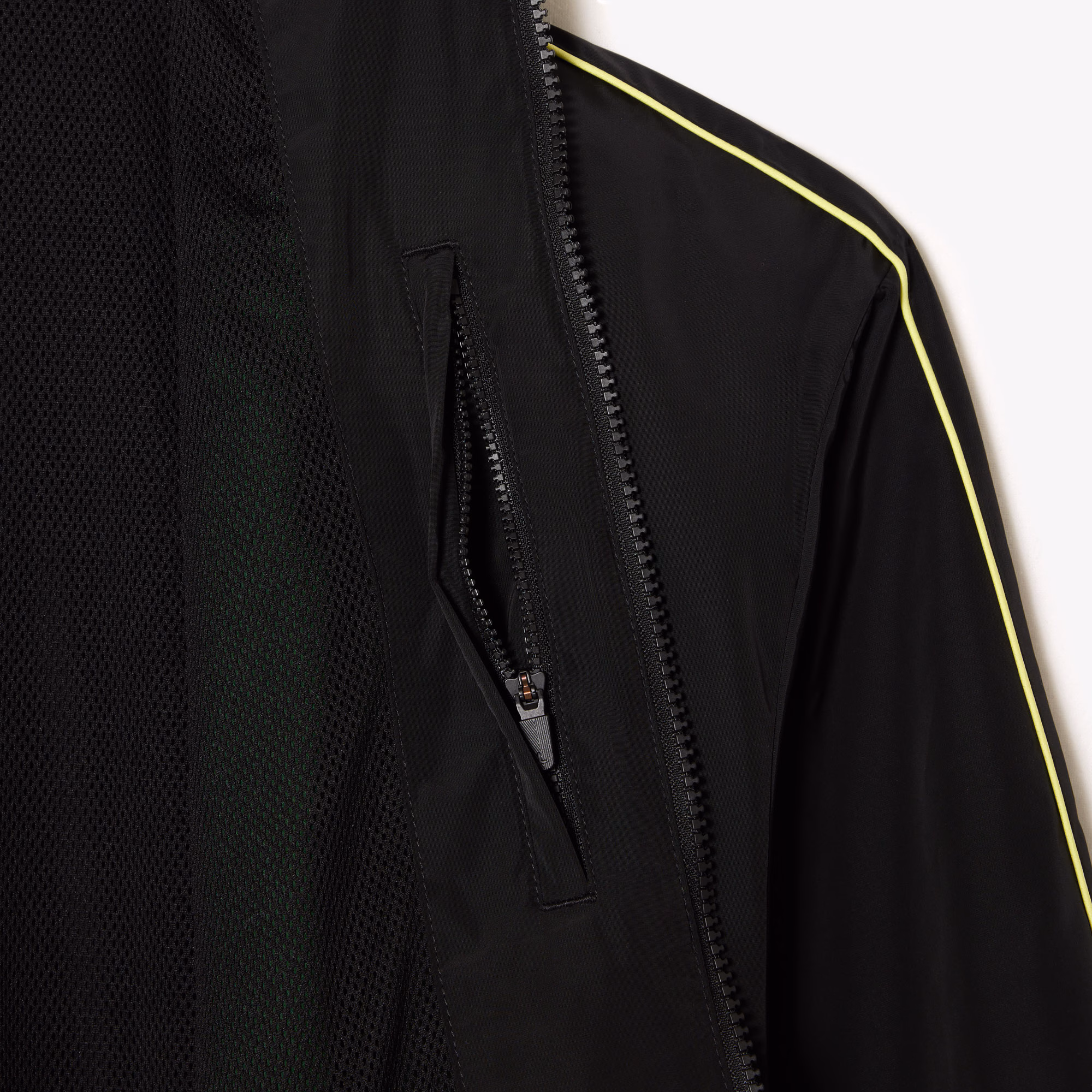 Men's Contrast Details Water-Resistant Zip-Up Jacket