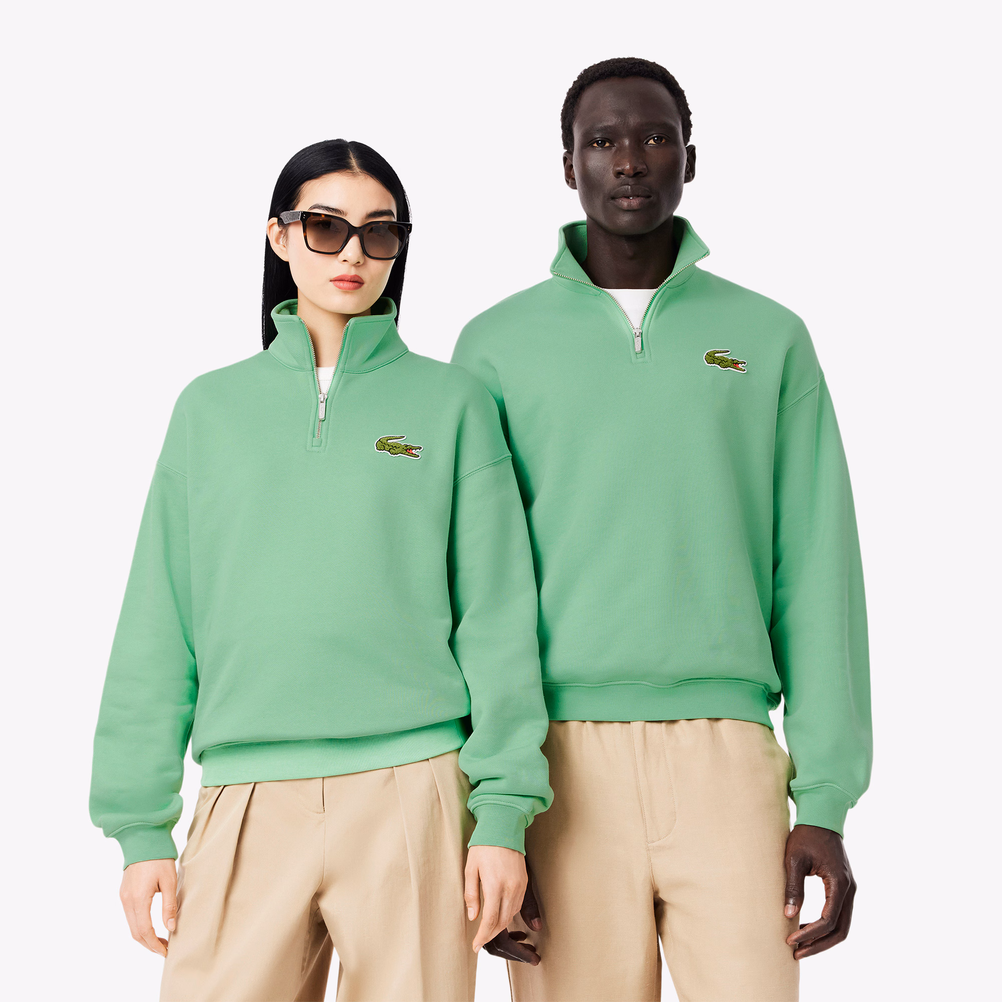 Unisex Loose Fit Badge Accent Half-Zip Sweatshirt