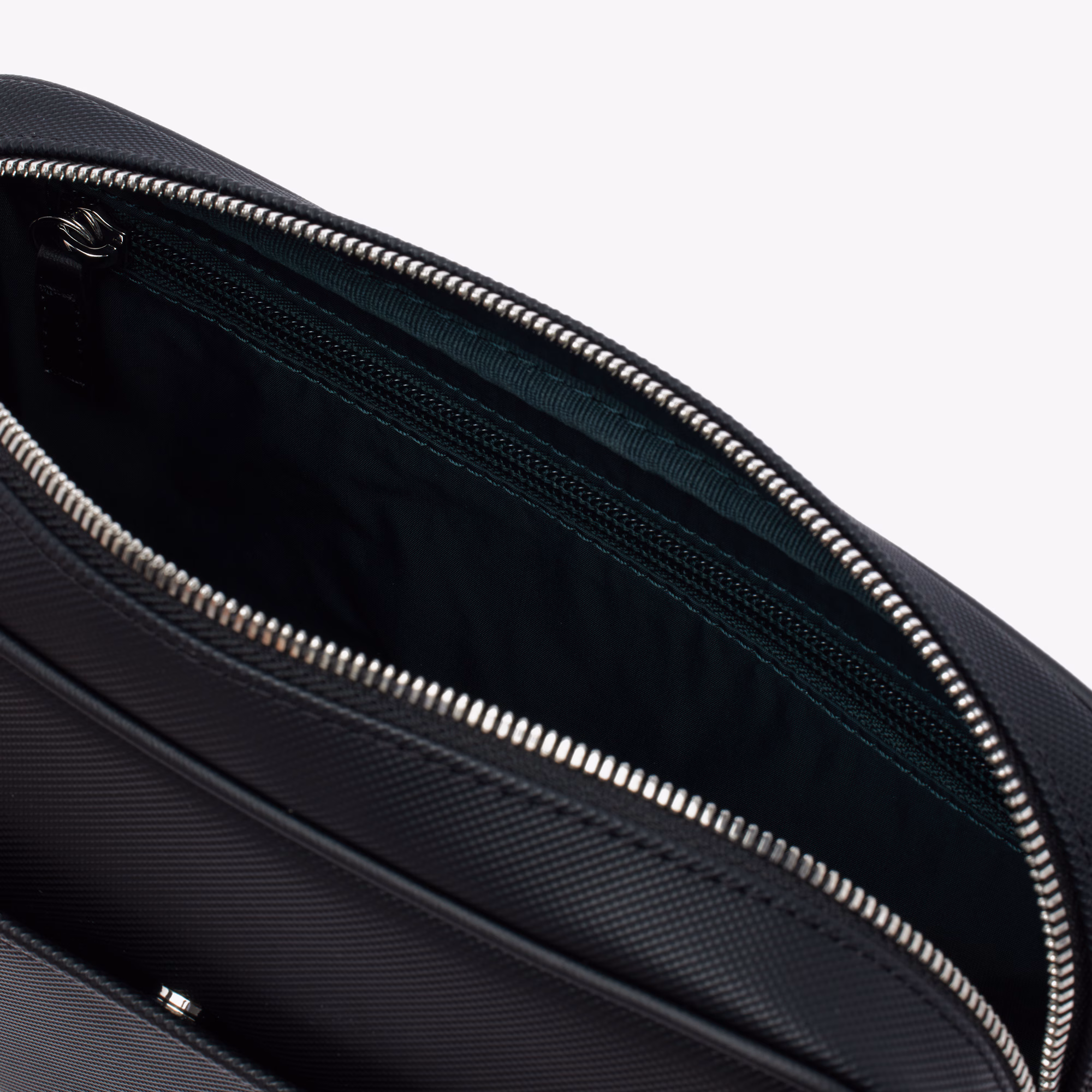 Medium Daily Lifestyle Shoulder Bag