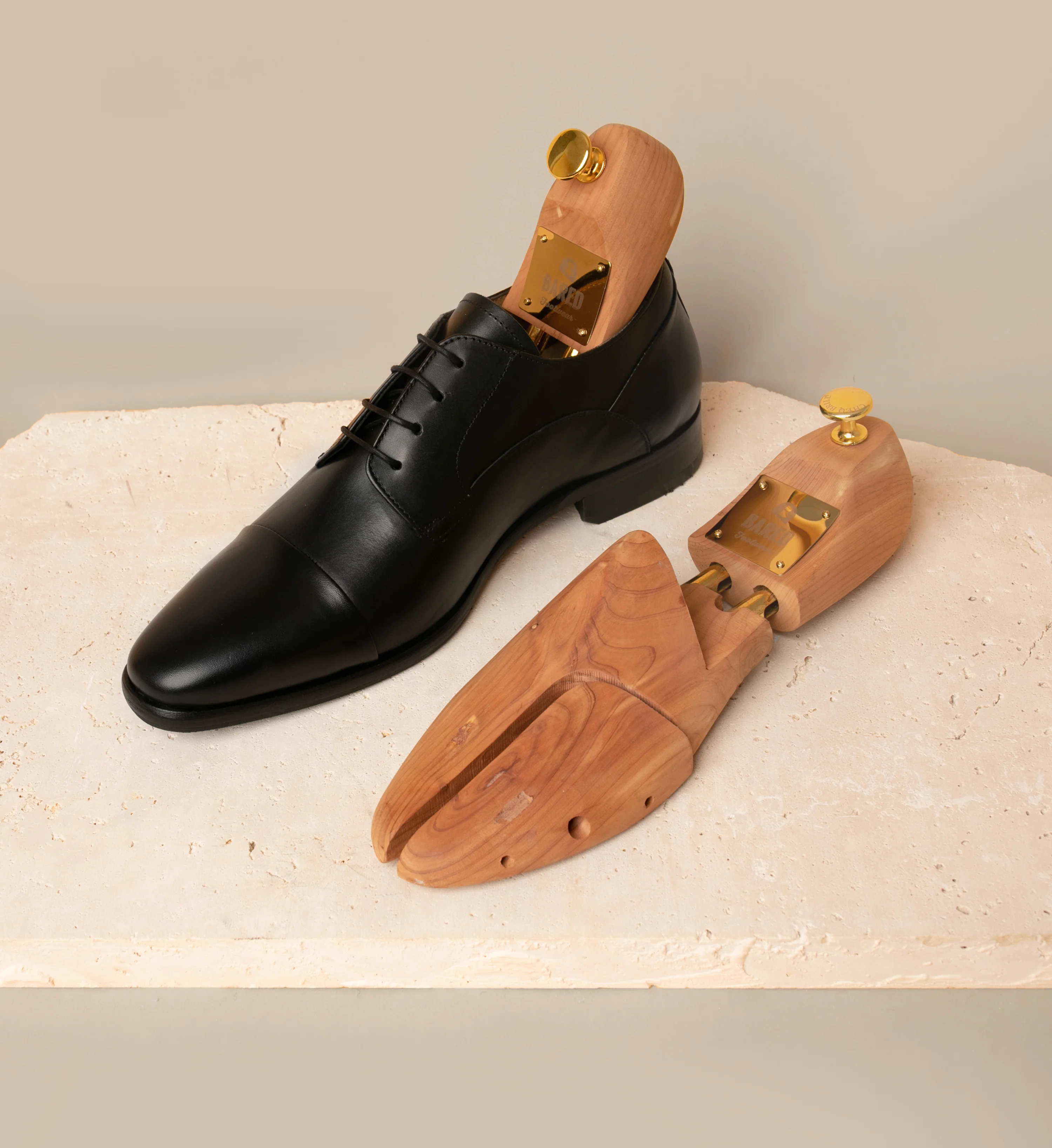 Bared Shoe Trees Natural