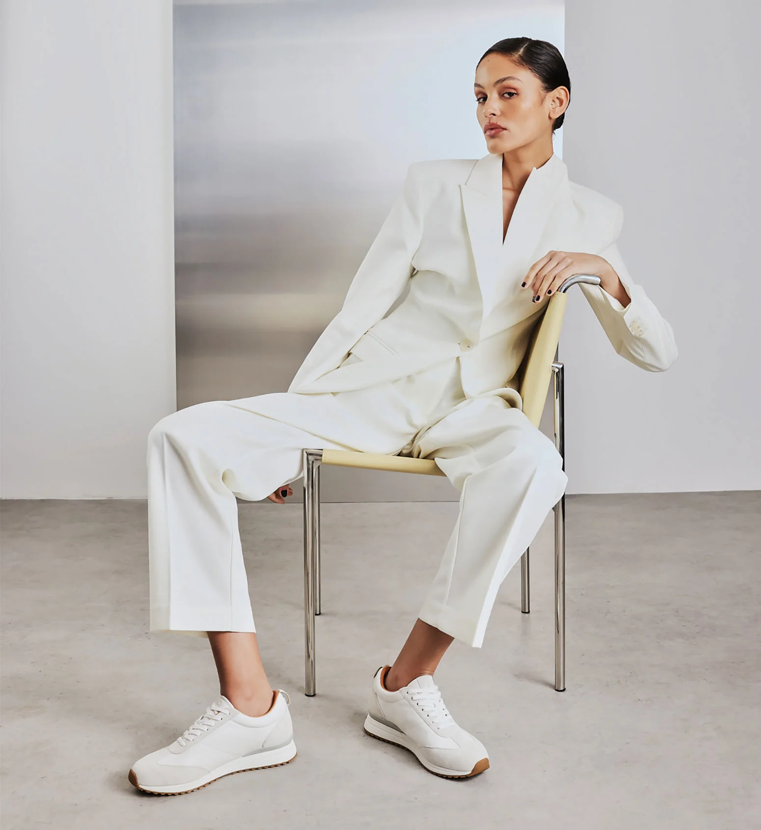 Saker 2 White Leather Sneakers