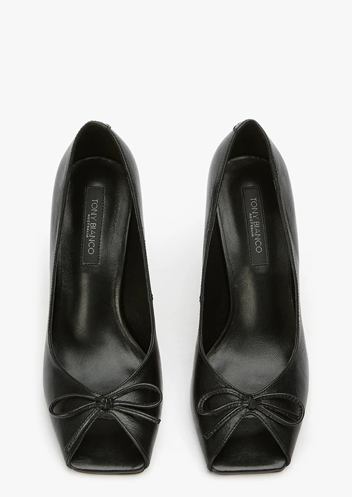 Pearla Black Vintage