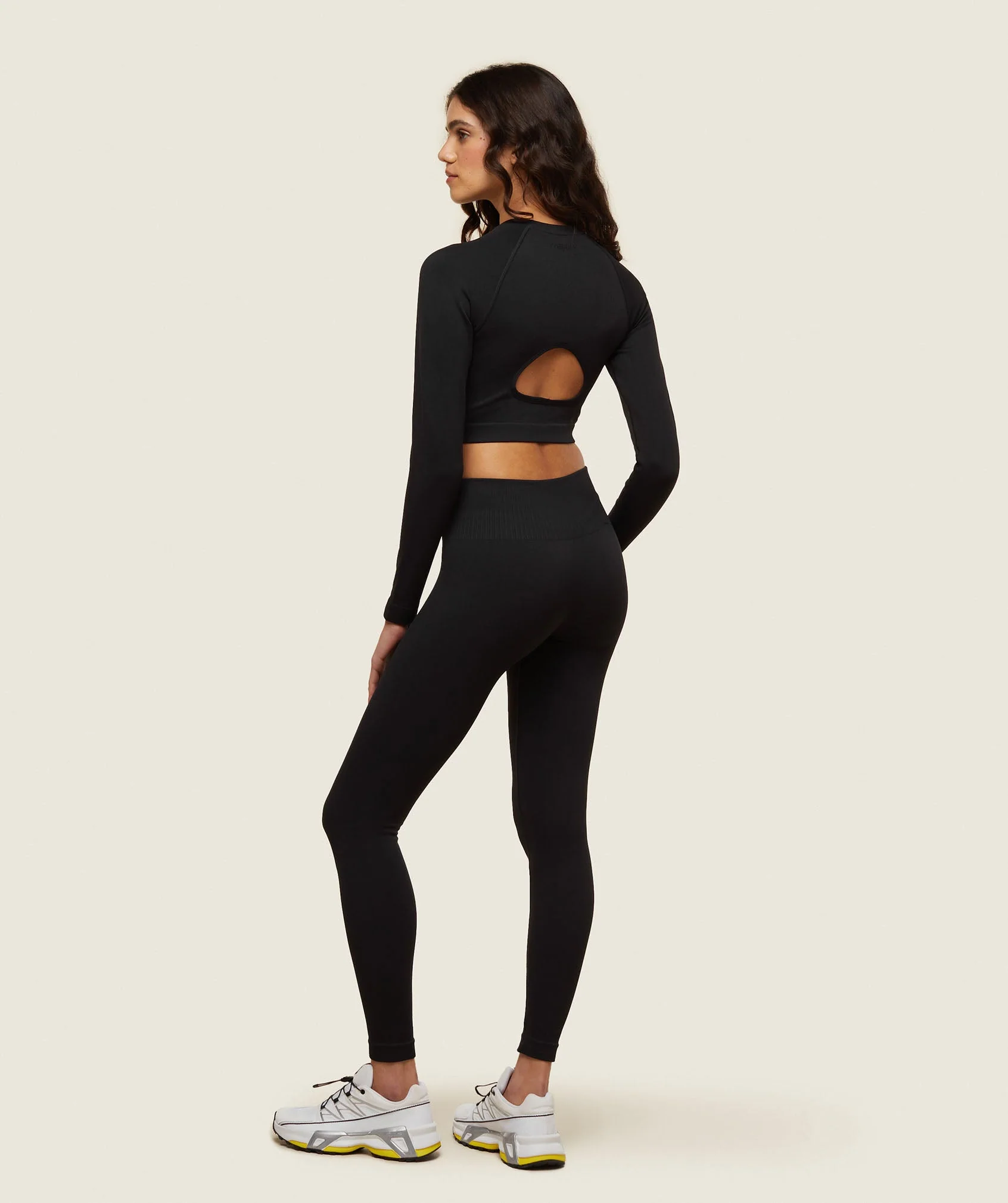 everywear Seamless Long Sleeve Crop Top