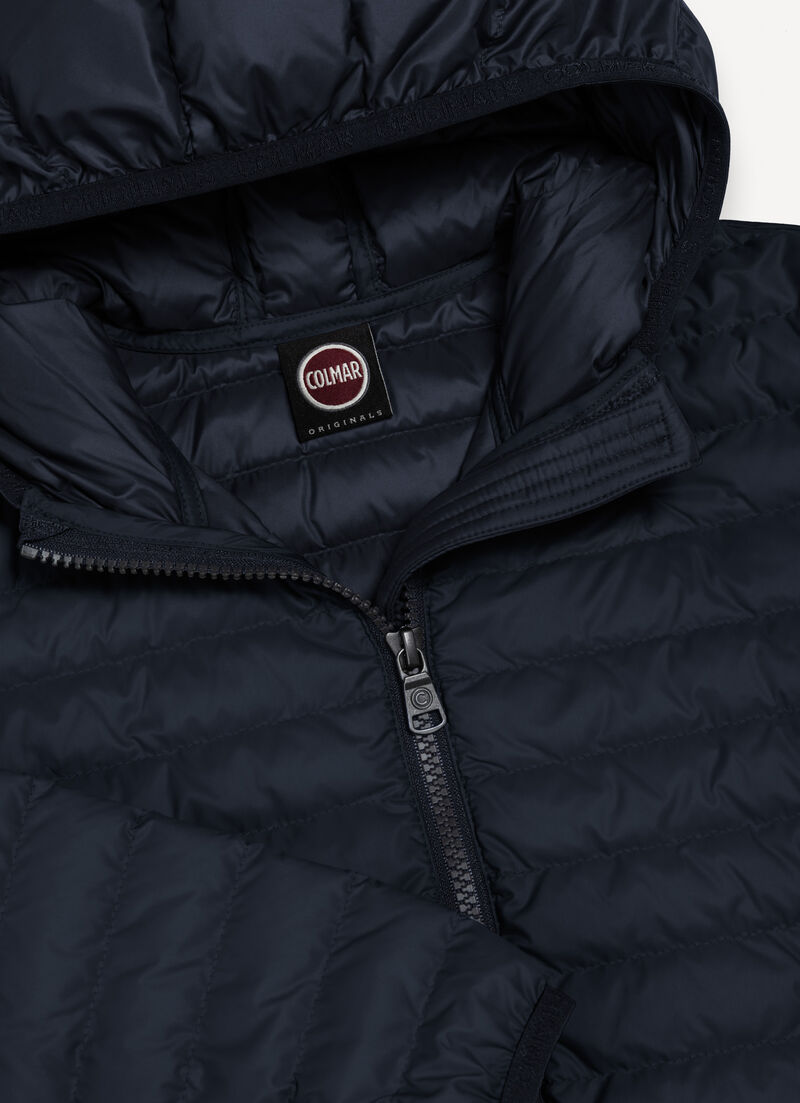 Short hooded down jacket