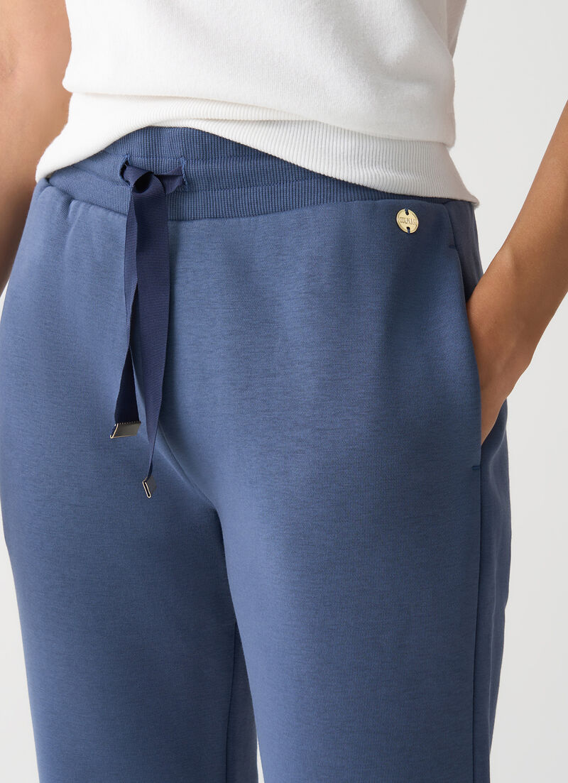 Tracksuit bottoms with drawstring