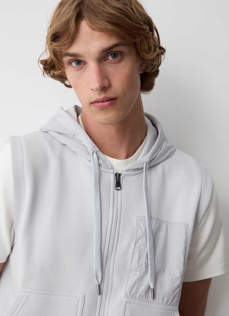 Fleece gilet with nylon details