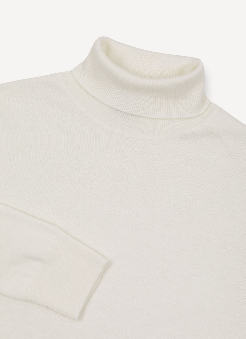 Fine knit polo-neck jumper