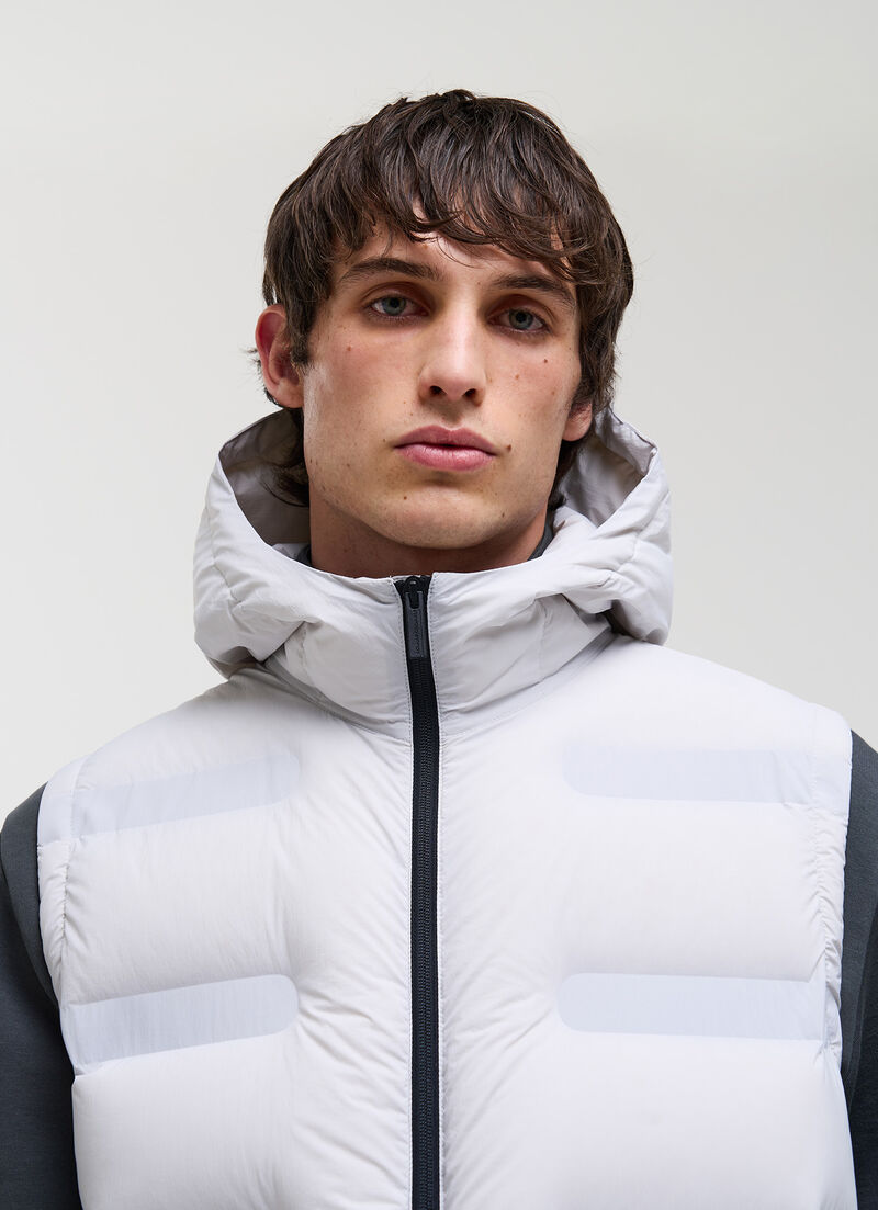 Matte gilet with diagonal design