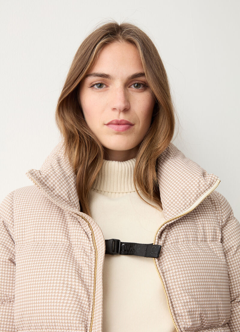 Houndstooth-print down jacket with high collar