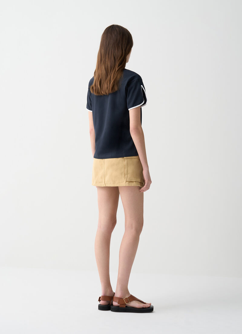 Polo-shirt with rounded sleeves