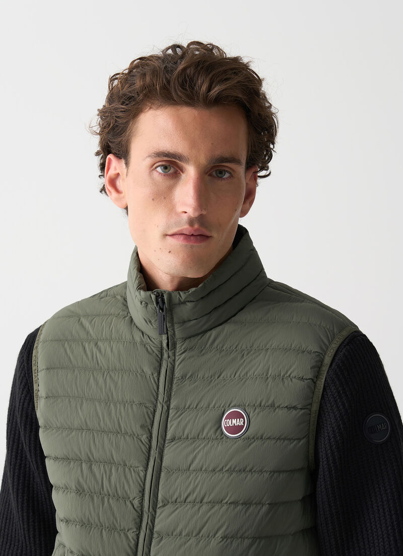 Light down vest with drawstring