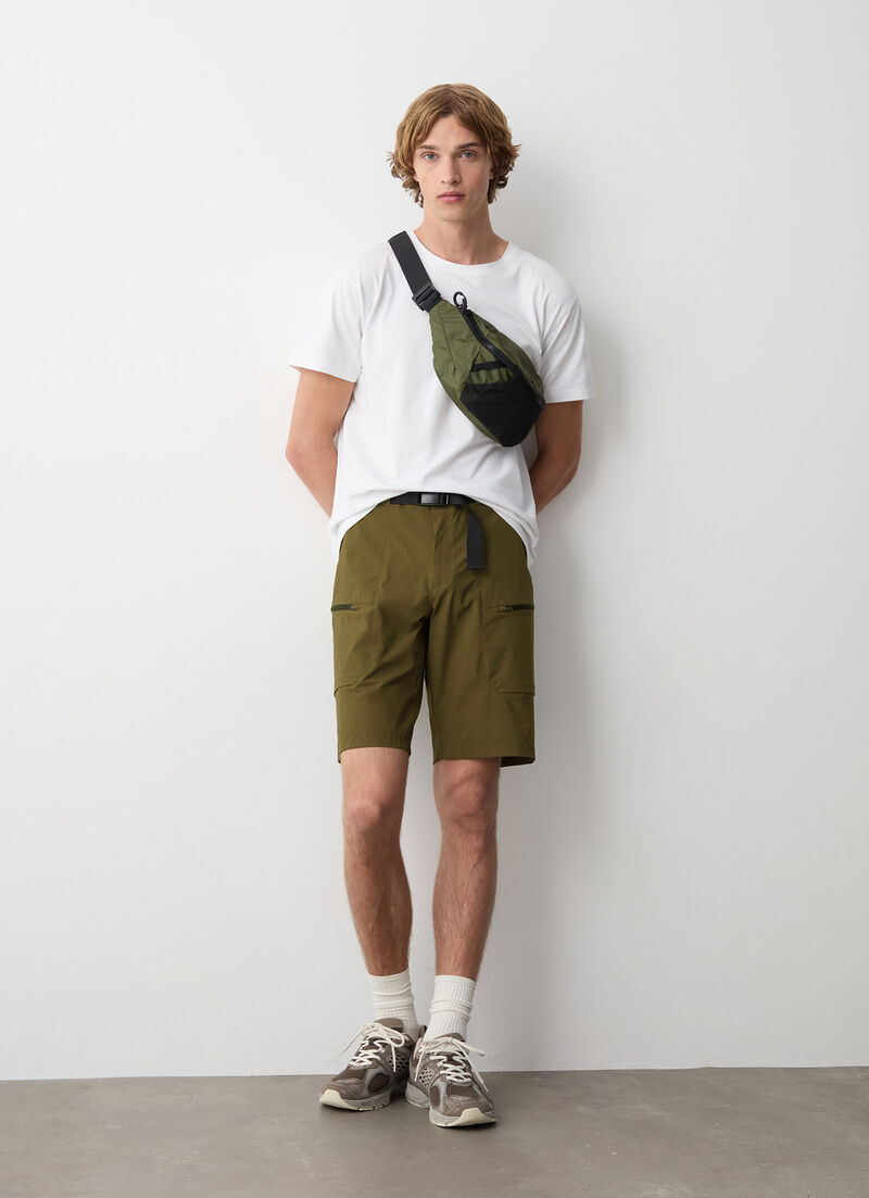 Technical cargo shorts