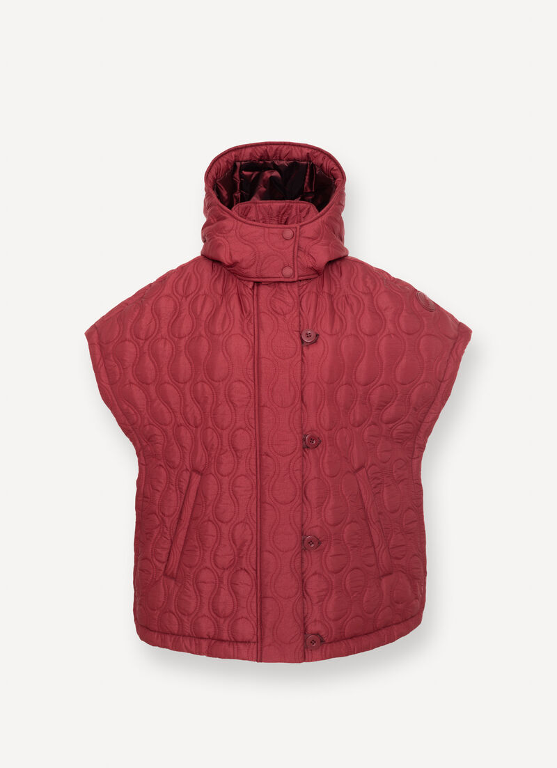 Lightweight teardrop-quilted cape