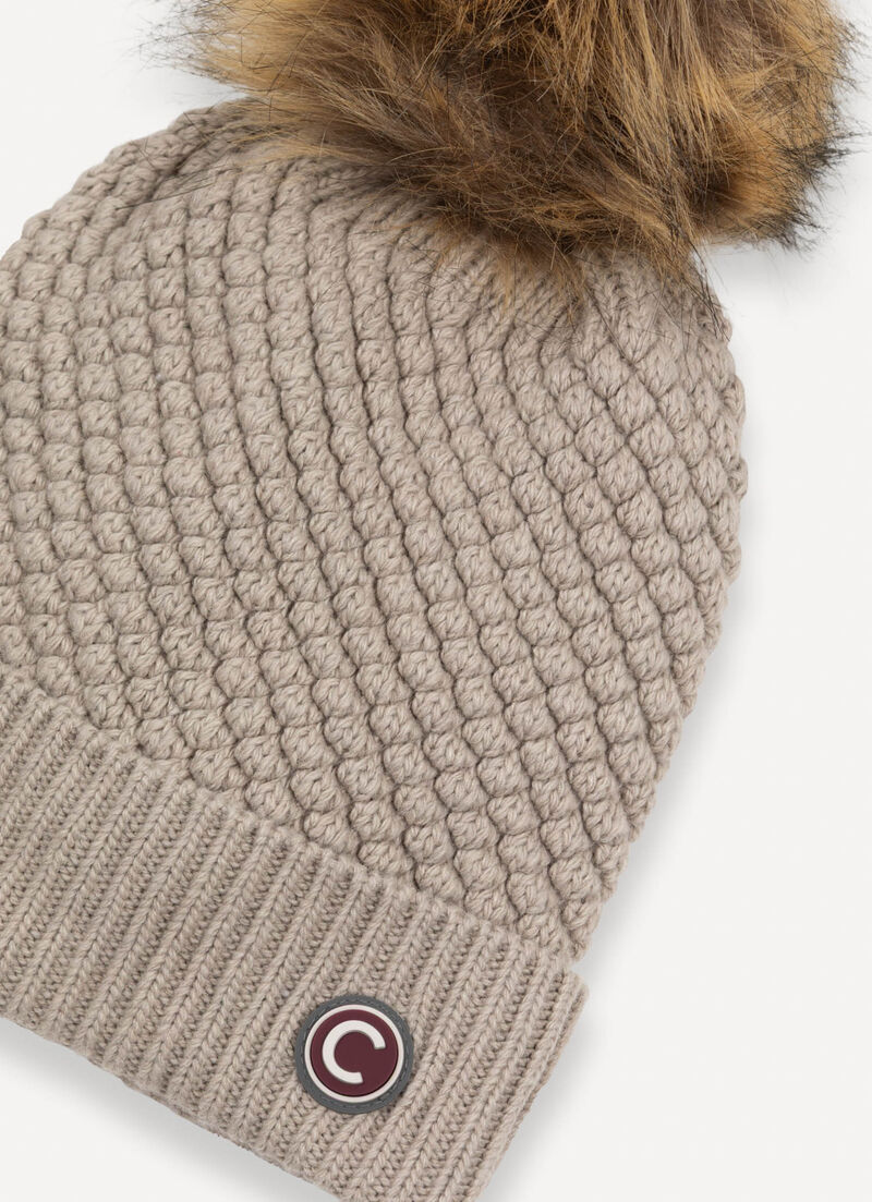 Unisex hat with faux fur pom-pom