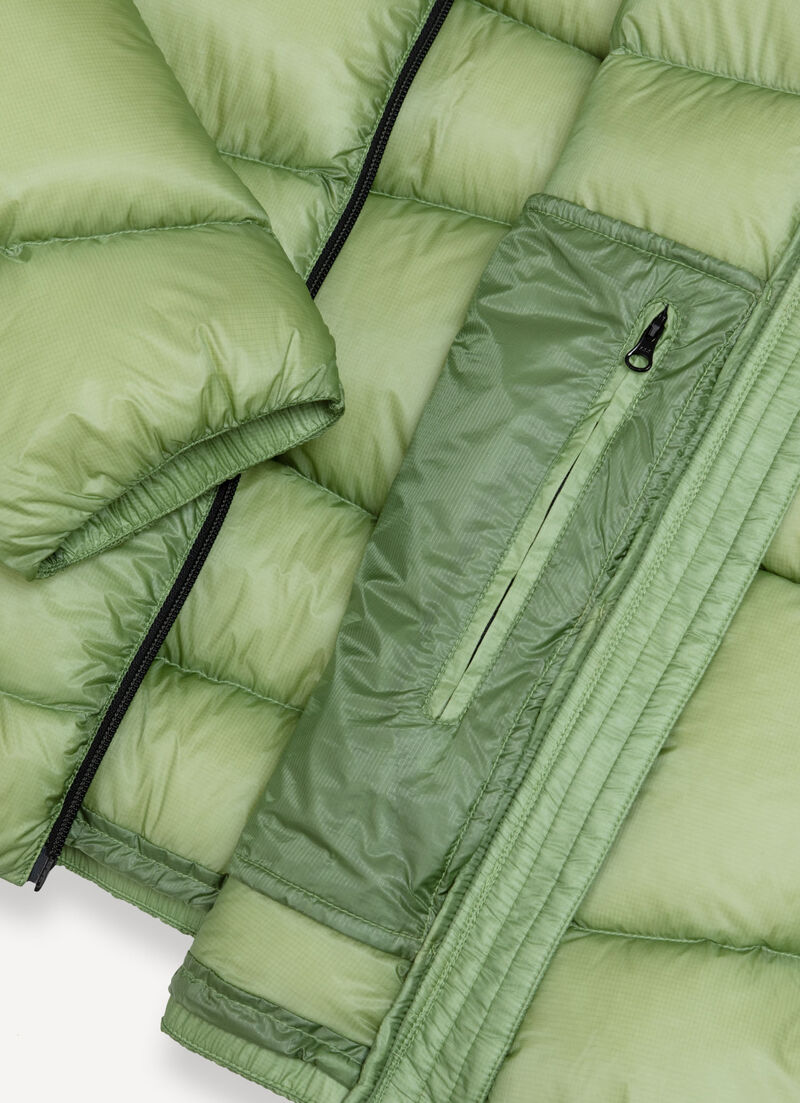 Ripstop nylon down jacket with wavy quilting