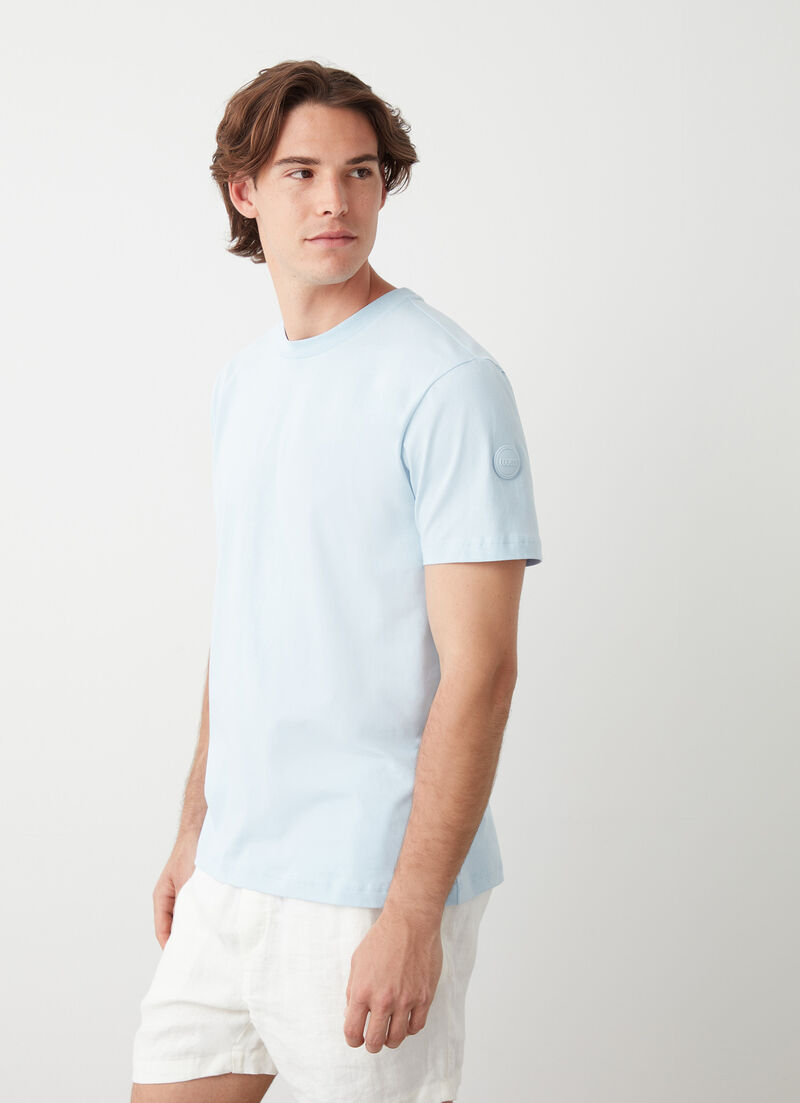 Solid-color short-sleeved T-shirt