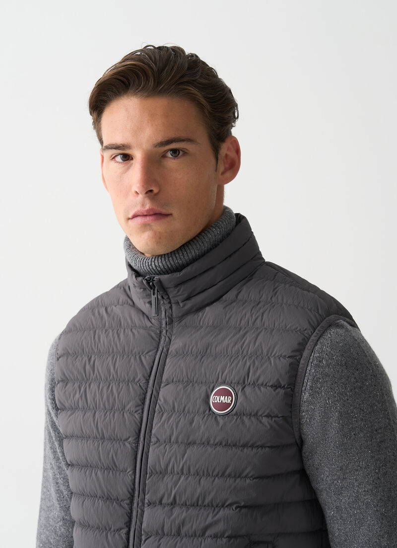 Light down vest with drawstring